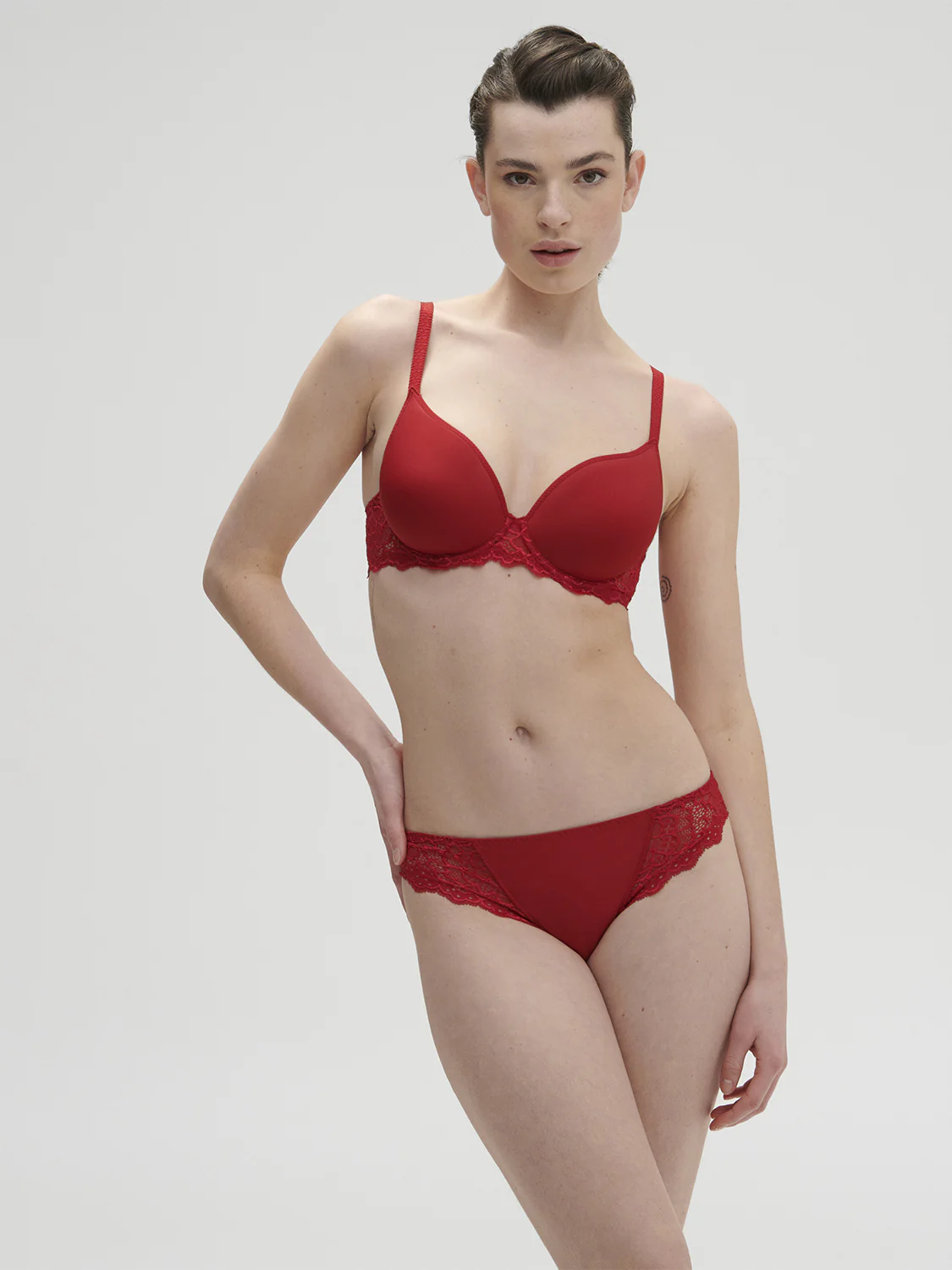 Soutien-gorge spacer décolleté plongeant - Rouge Tango – Image 4