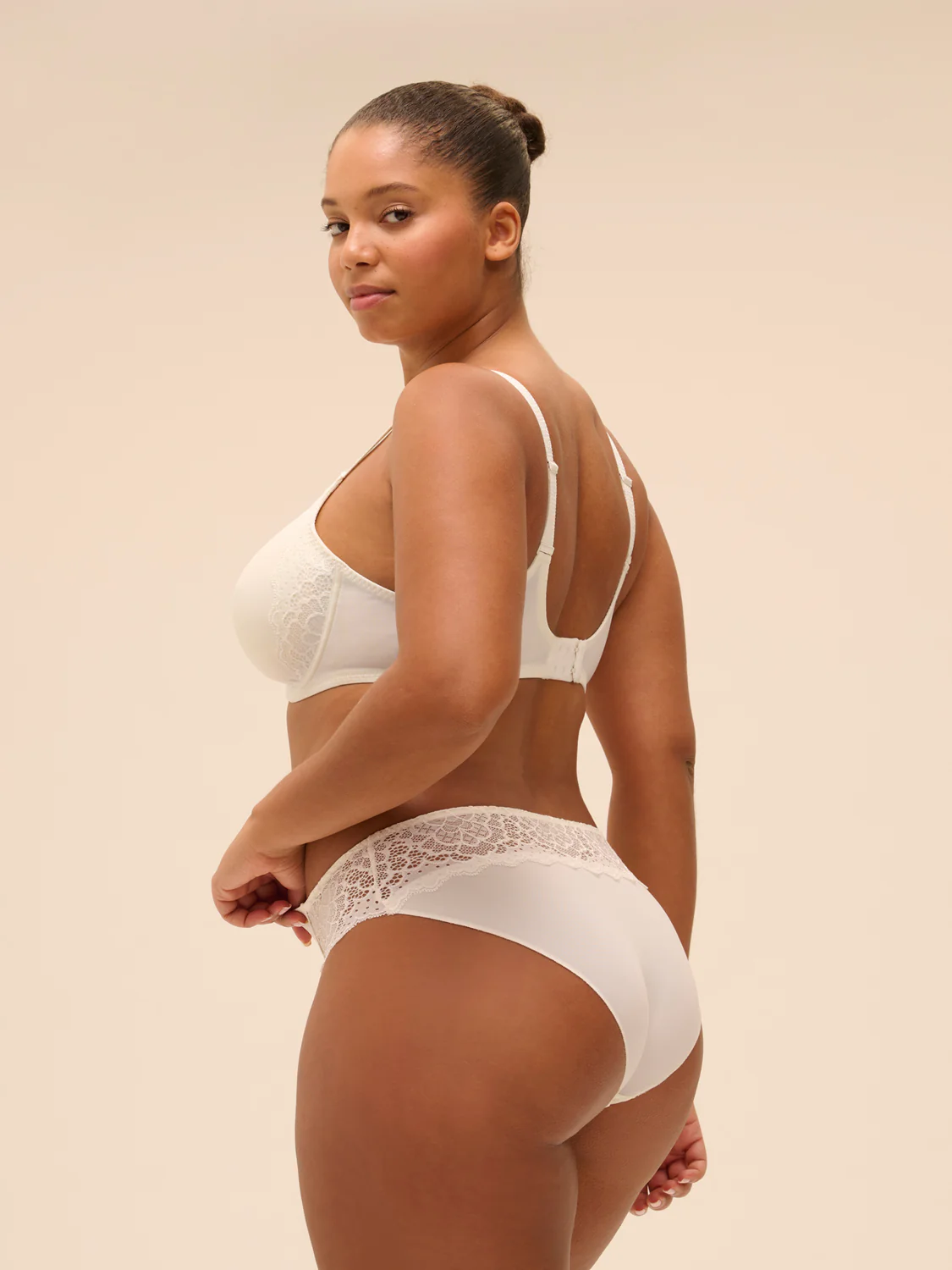 Soutien-gorge avec armatures moulé rigide - Naturel – Image 7