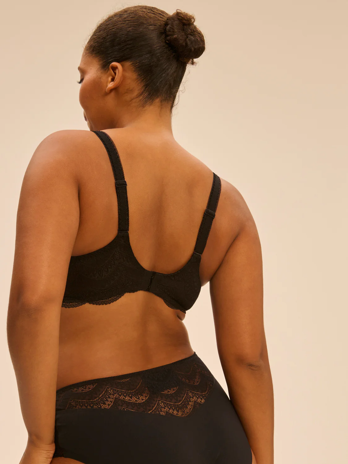 Soutien-gorge avec armatures emboitant - Noir – Image 3