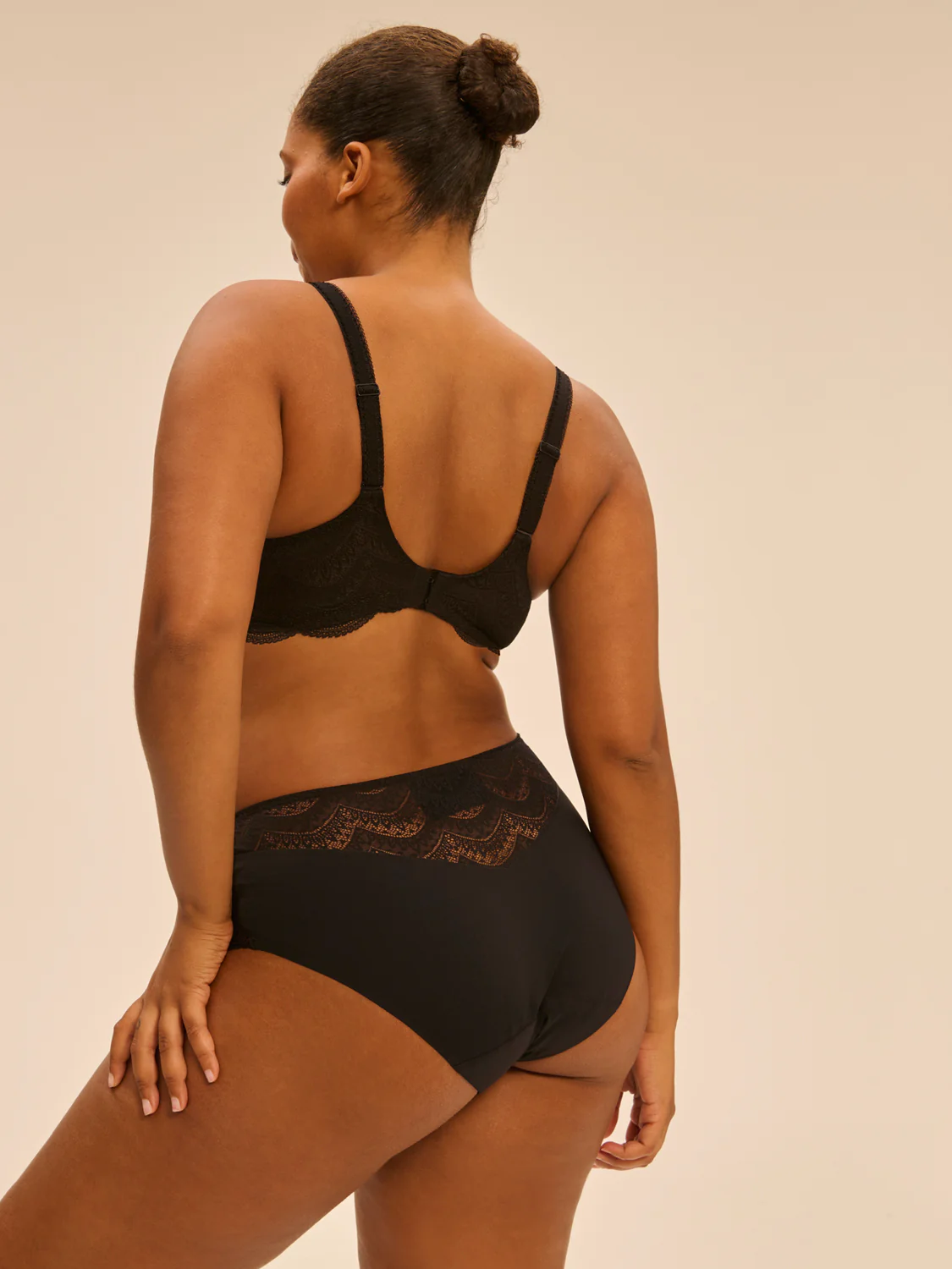 Soutien-gorge avec armatures emboitant - Noir – Image 6