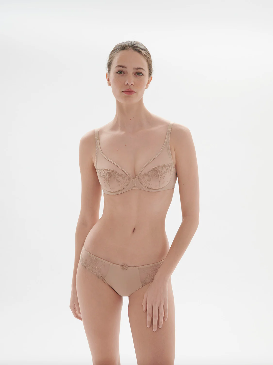 Soutien-gorge avec armatures décolleté plongeant - Peau – Image 6