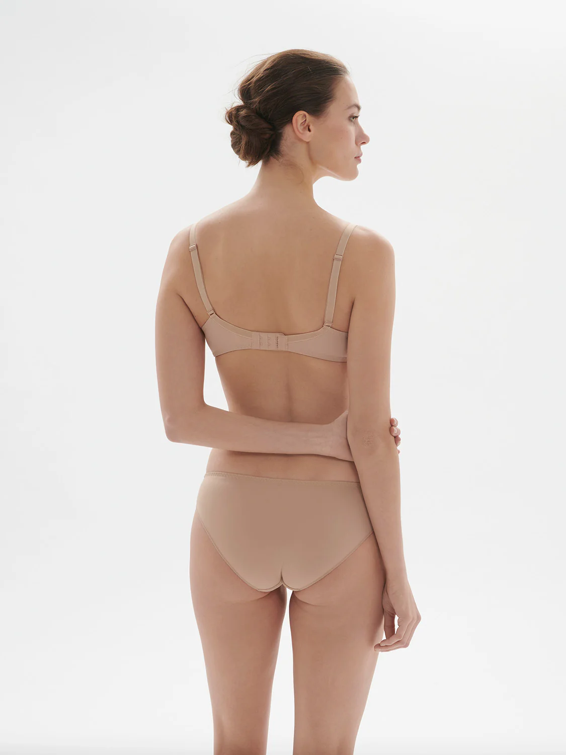 Soutien-gorge avec armatures décolleté plongeant - Peau – Image 7