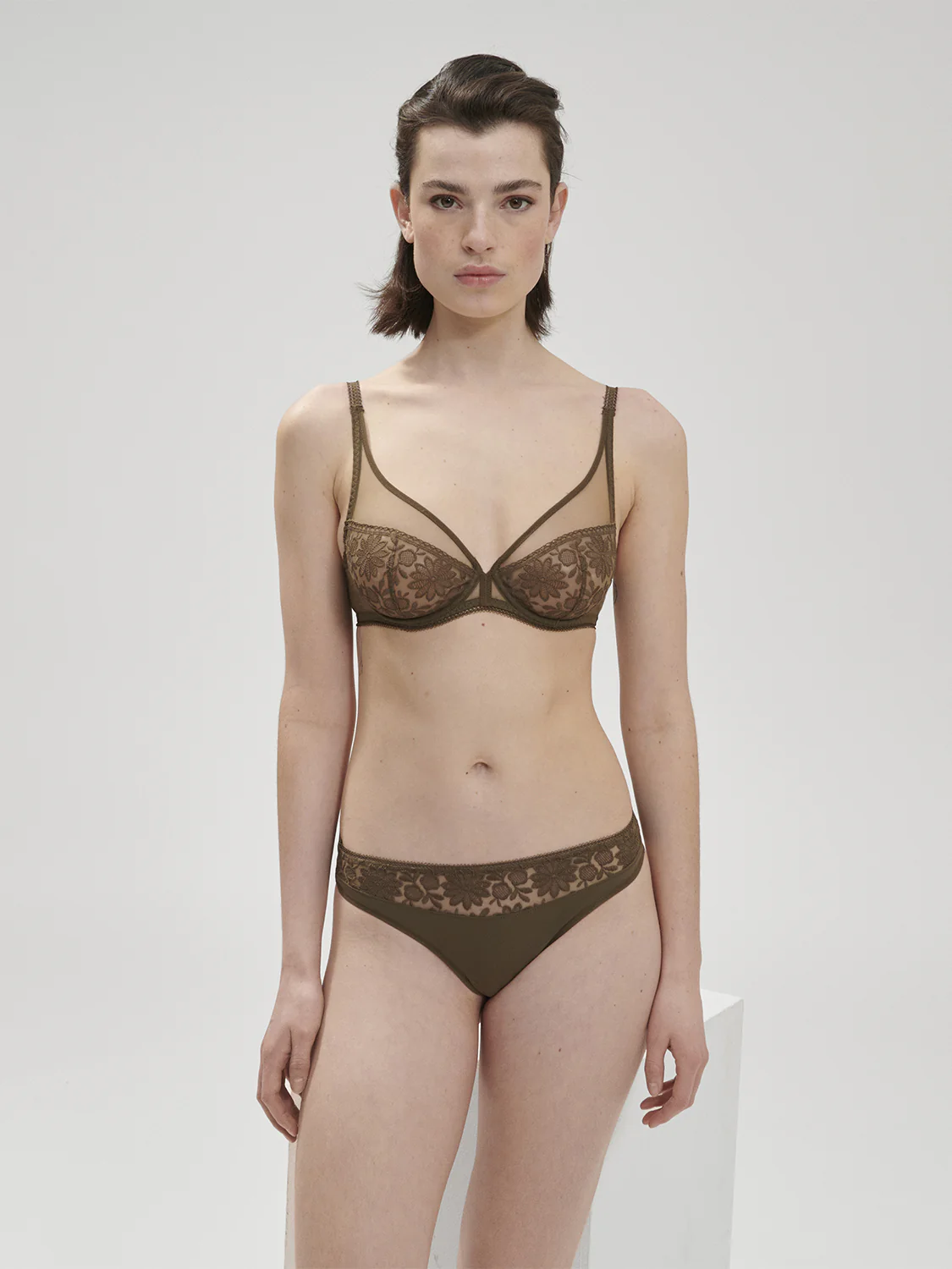 Soutien-gorge avec armatures décolleté plongeant - Vert Nomade – Image 4