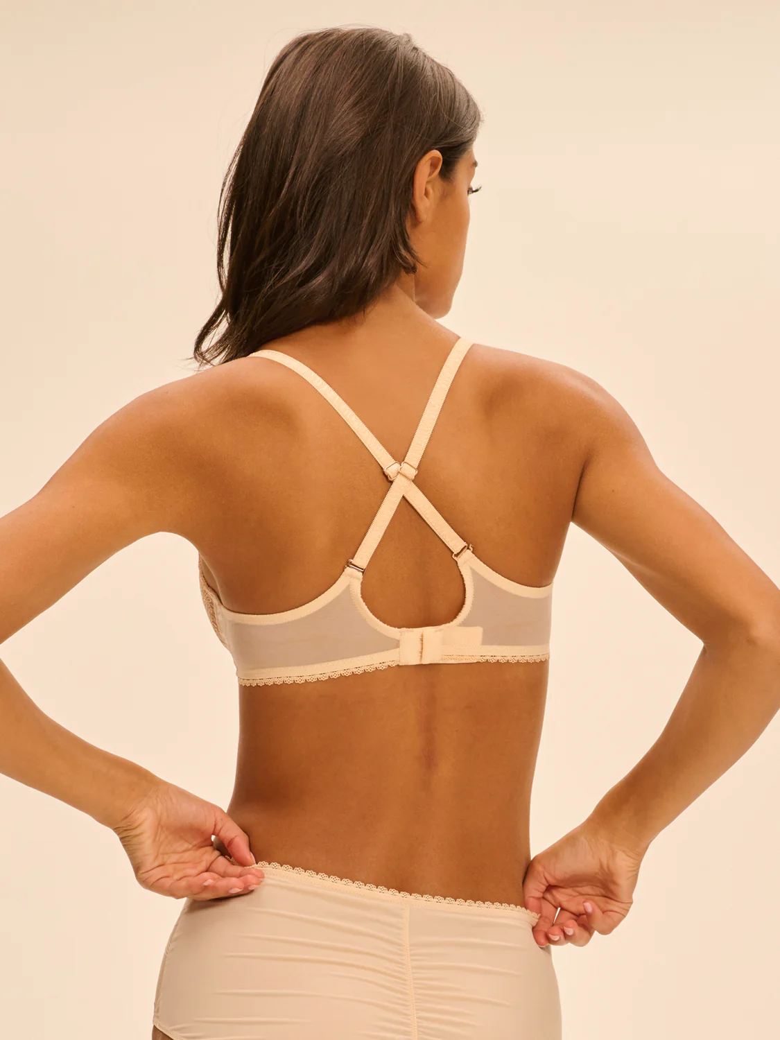 Soutien-gorge avec armature décolleté plongeant - Beige Chic – Image 7