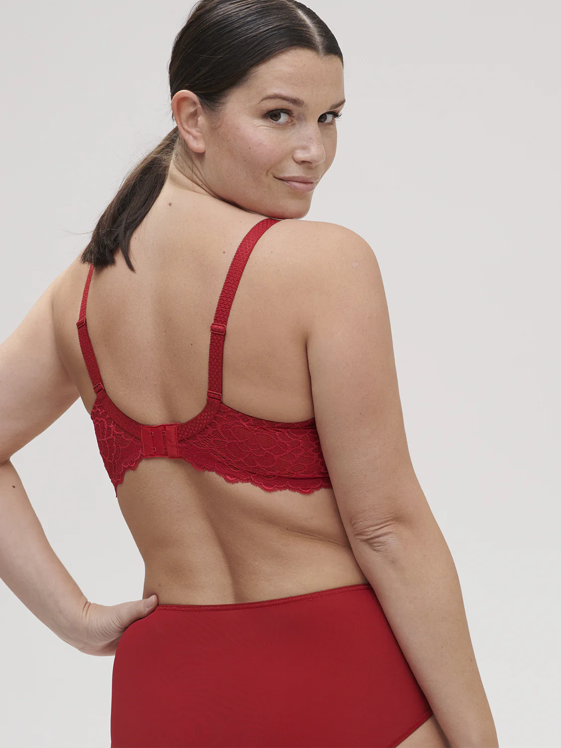 Soutien-gorge spacer décolleté plongeant - Rouge Tango – Image 8