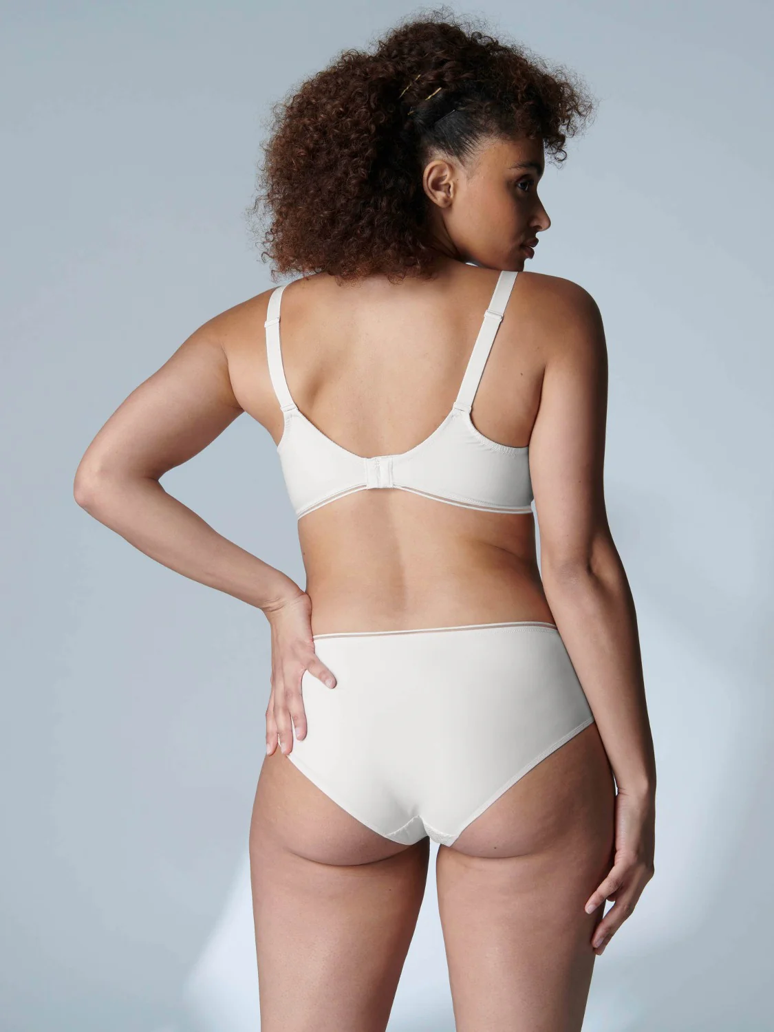 Soutien-gorge avec armature décolleté plongeant - Crême – Image 4