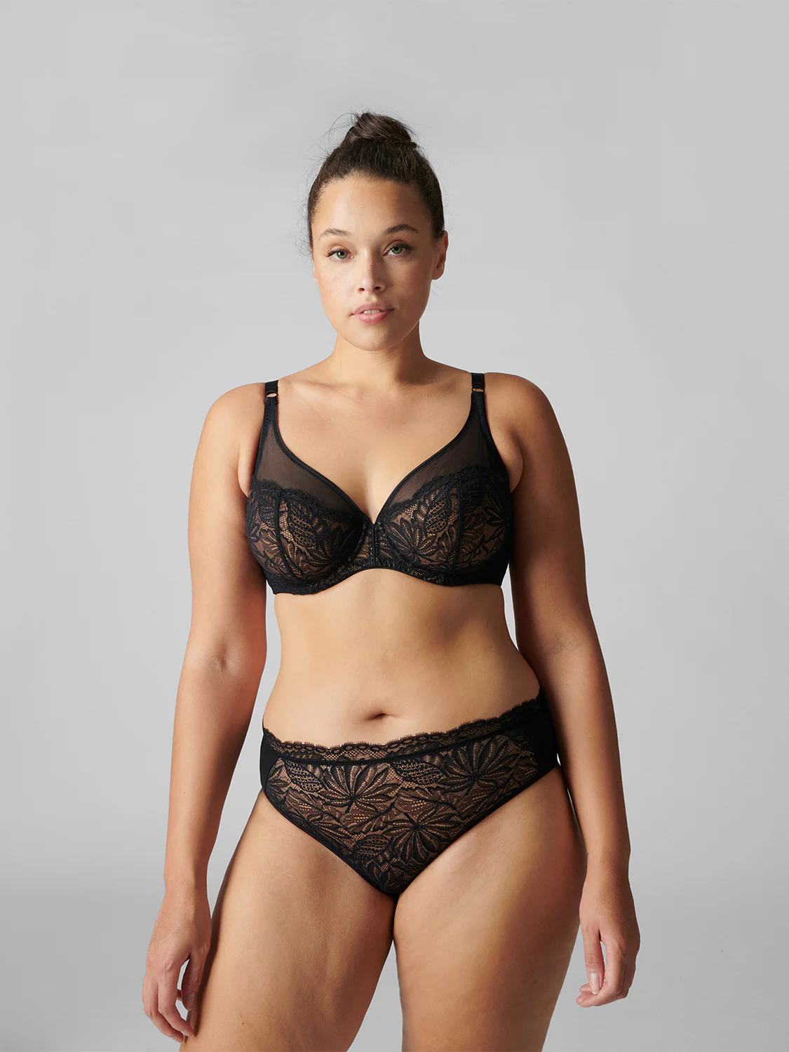 Soutien-gorge triangle emboitant décolleté plongeant - Noir – Image 8