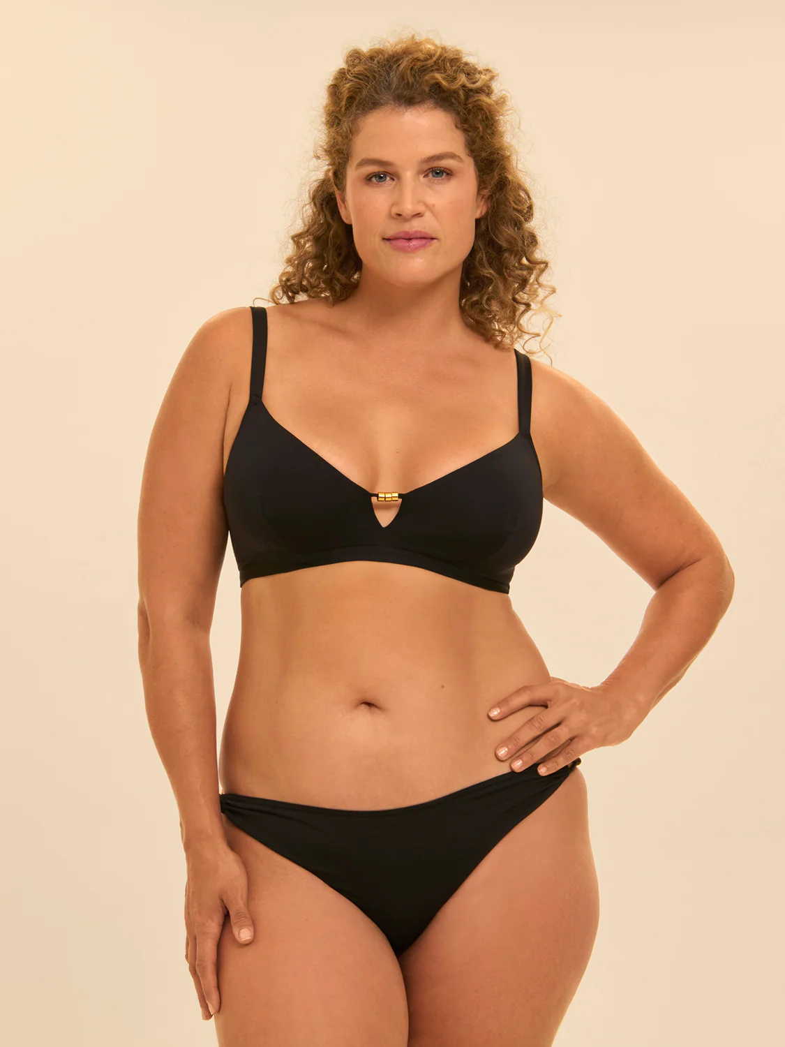 Haut de maillot de bain triangle avec armatures cachées - Noir – Image 8