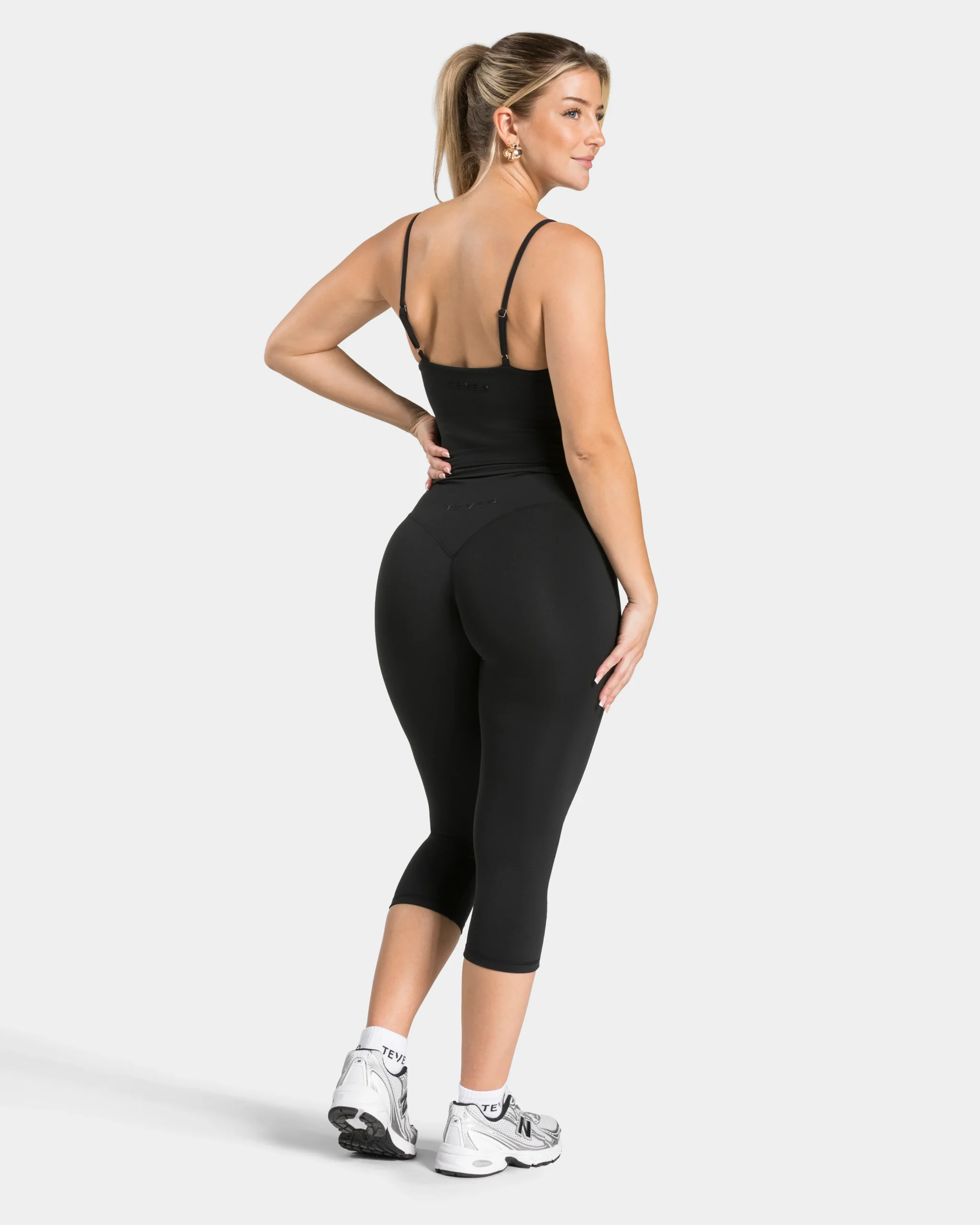 Allrounder Mid Cami Top "Schwarz" – Image 6