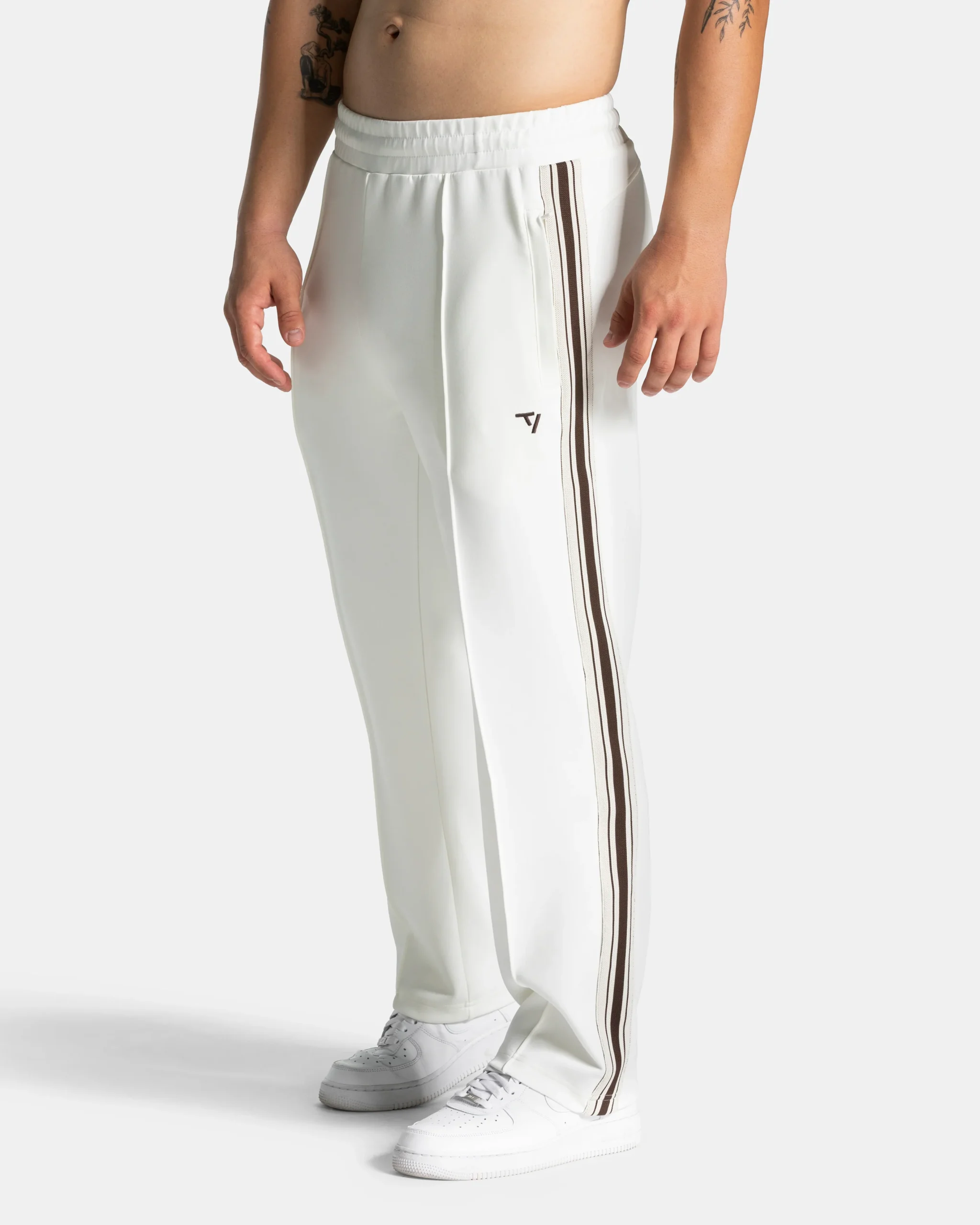 Club Straight Leg Jogger "Off White"