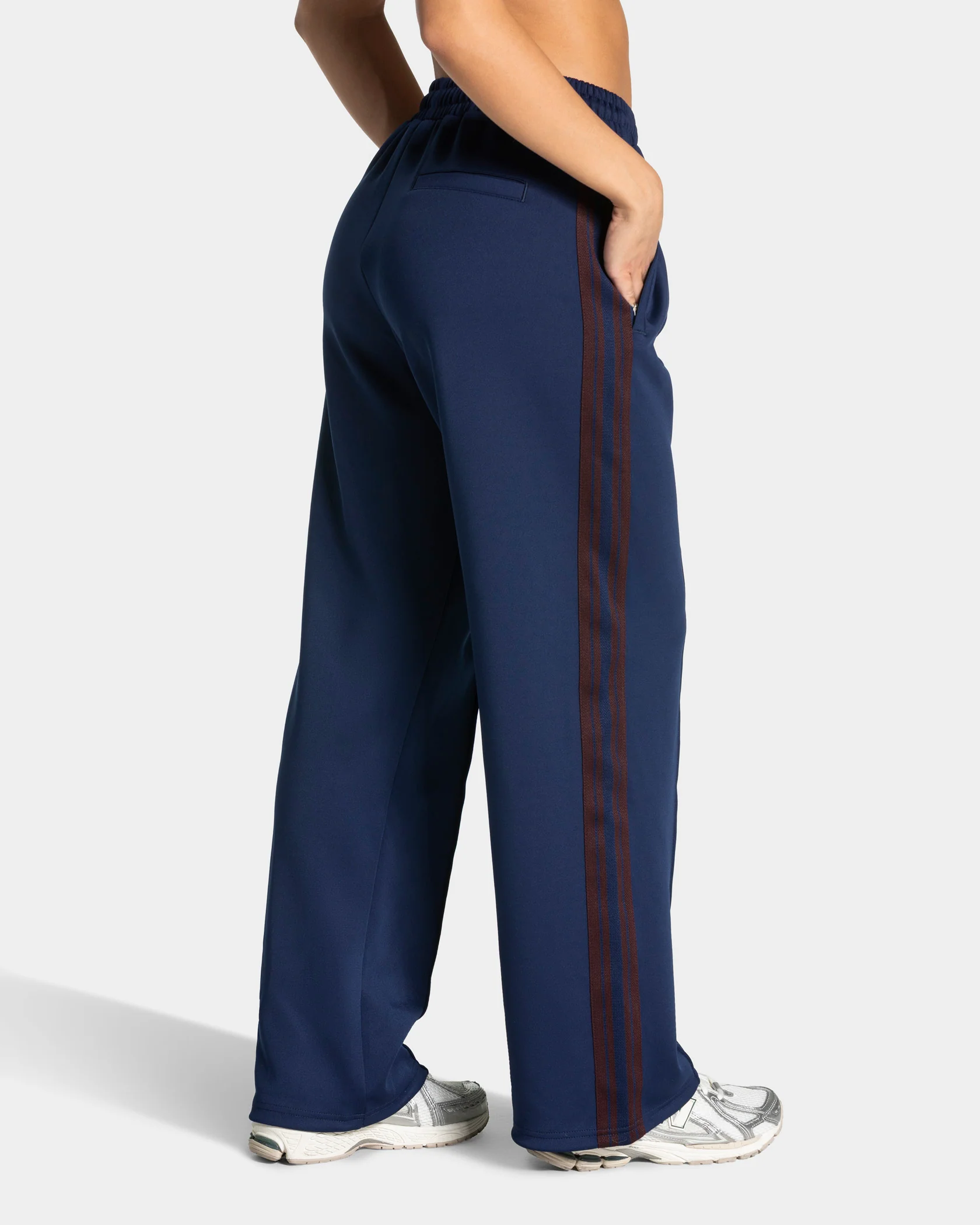 Club Straight Leg Jogger Women "Dunkelblau" – Image 3
