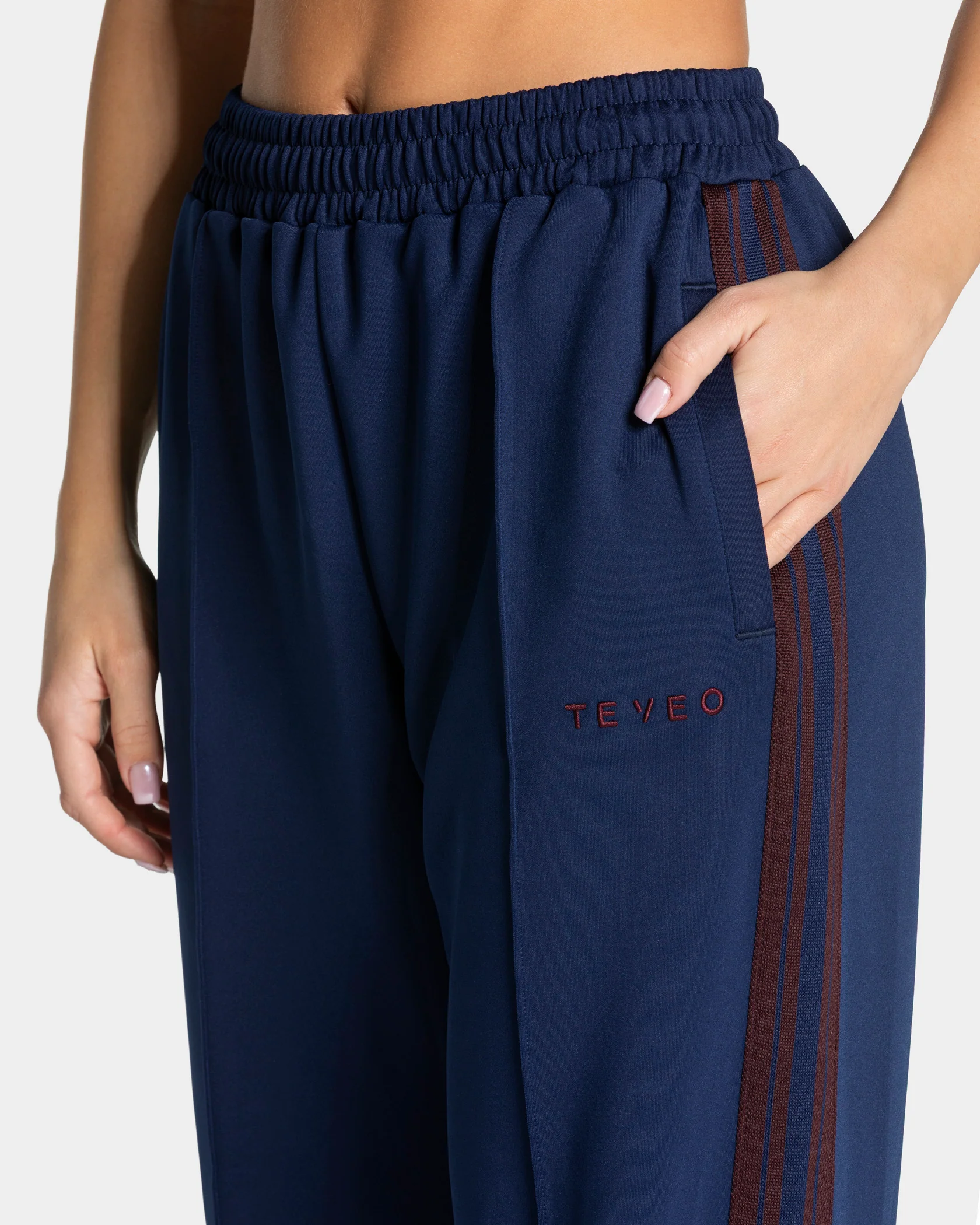Club Straight Leg Jogger Women "Dunkelblau" – Image 5