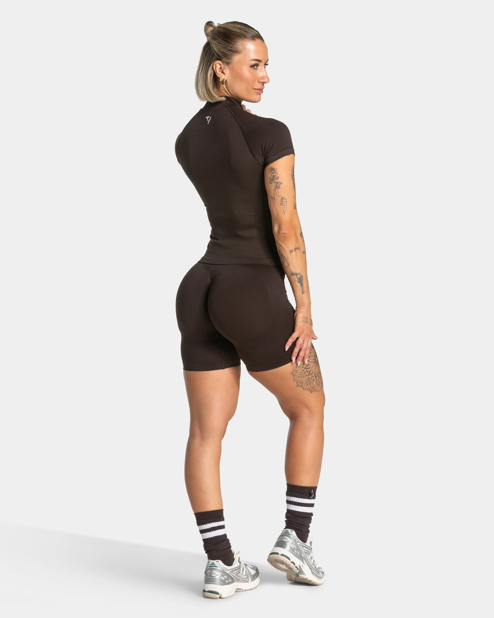 Lift Zip Shortsleeve "Dark Chocolate" – Image 6