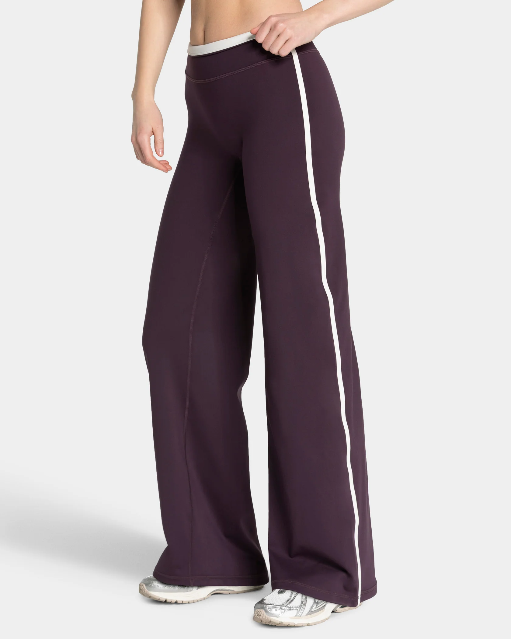 Soft Straight Leg Pants Regular "Blackberry" – Image 2