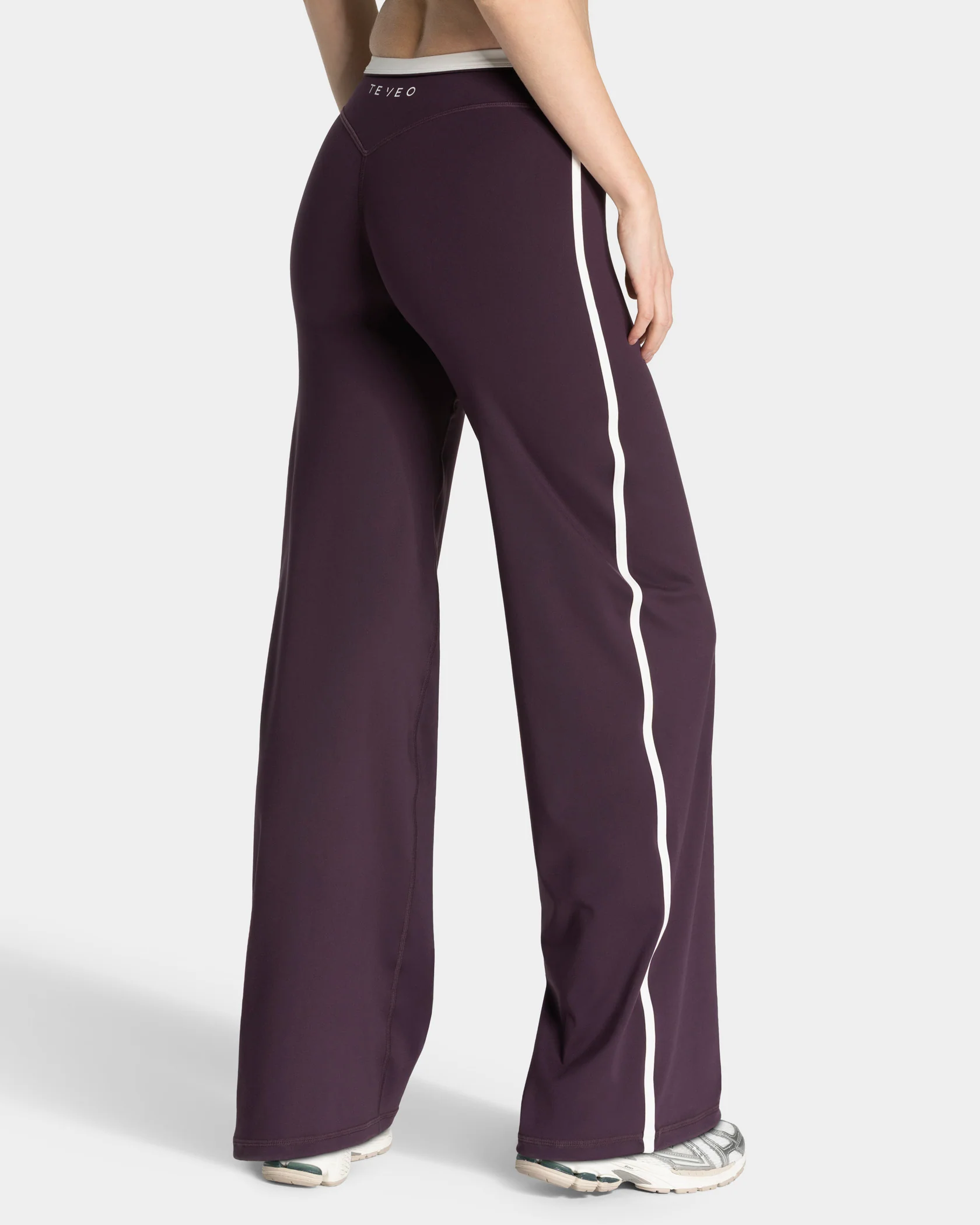 Soft Straight Leg Pants Regular "Blackberry" – Image 4