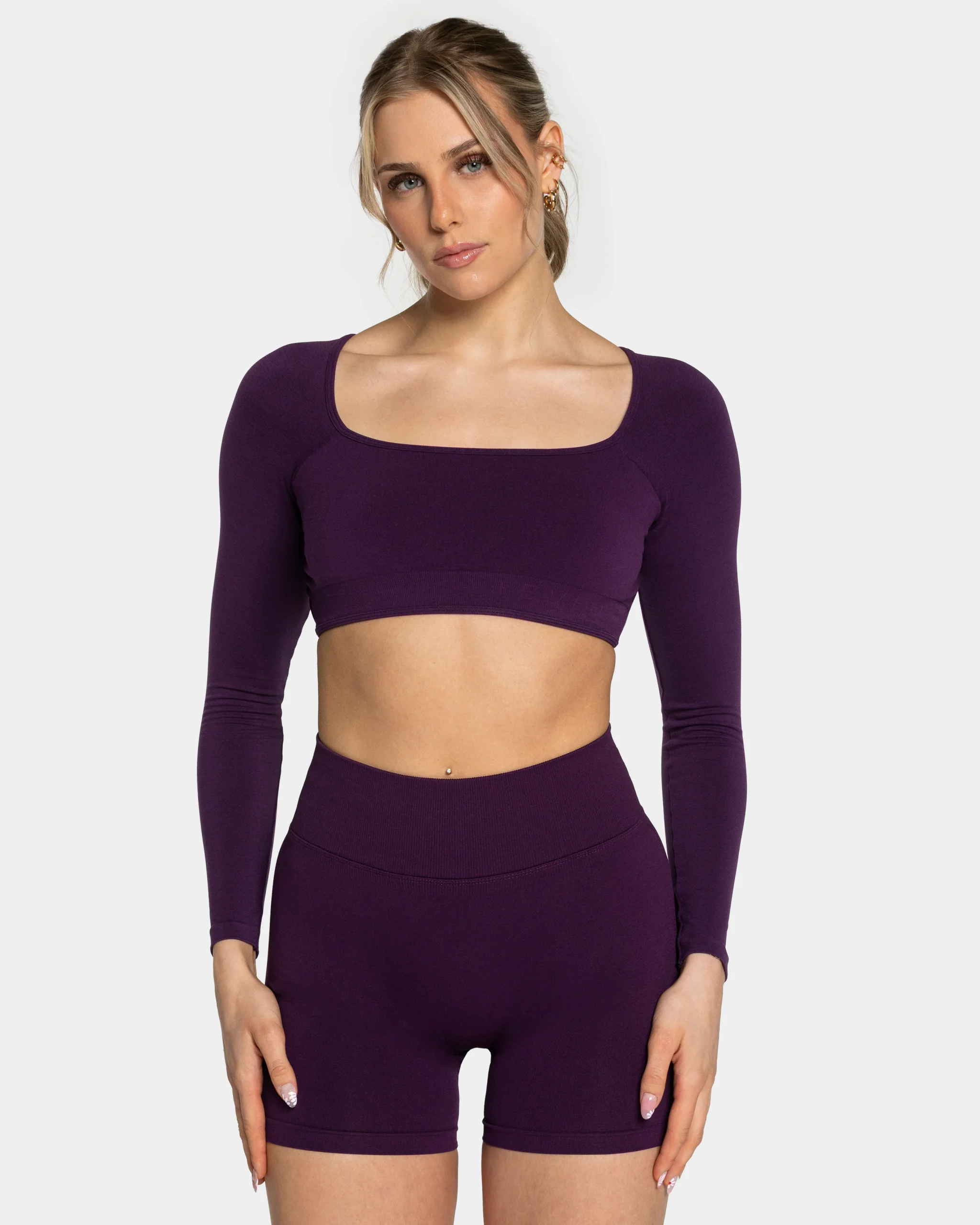 Femme Backless Longsleeve "Aubergine" – Image 3