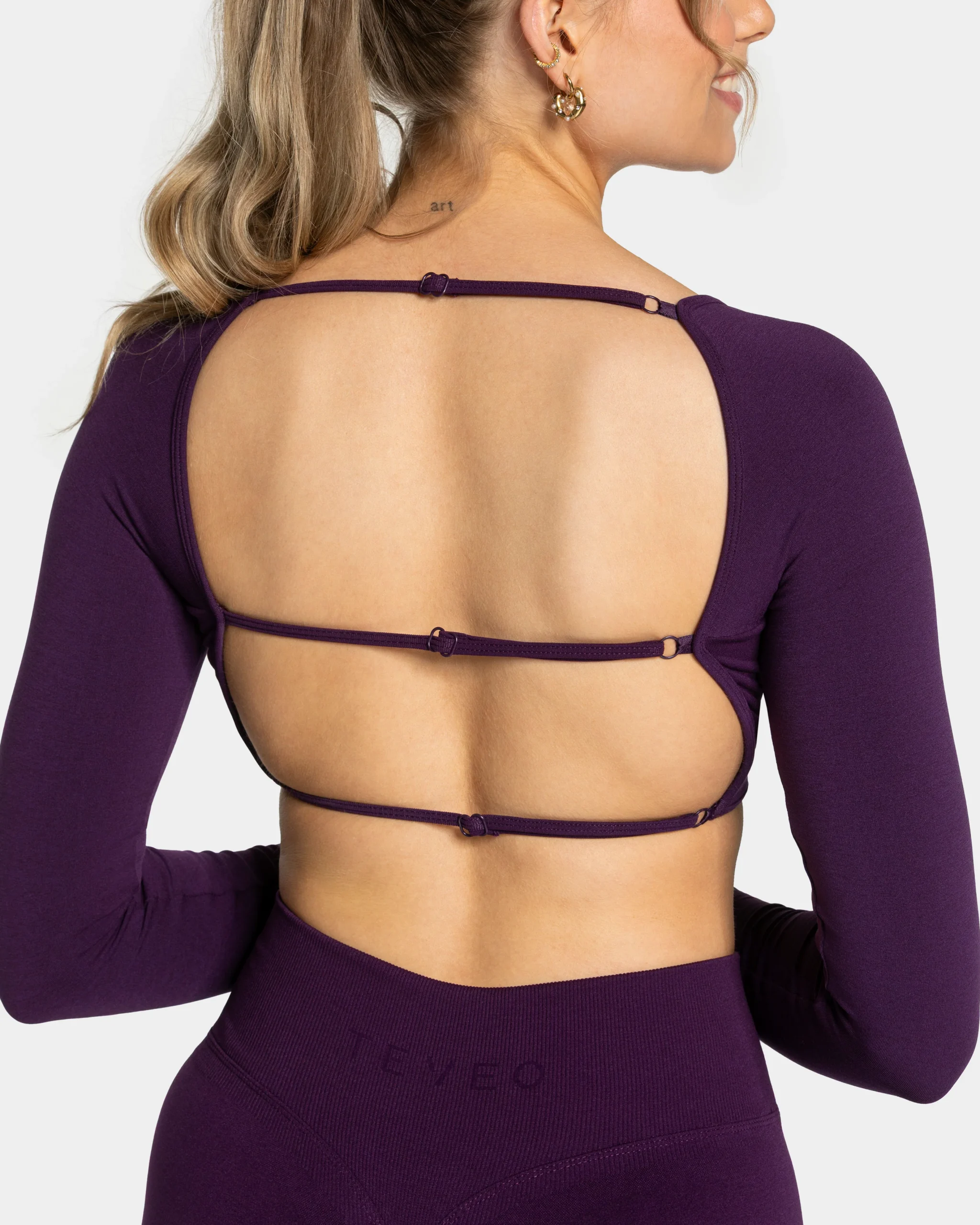 Femme Backless Longsleeve "Aubergine" – Image 5