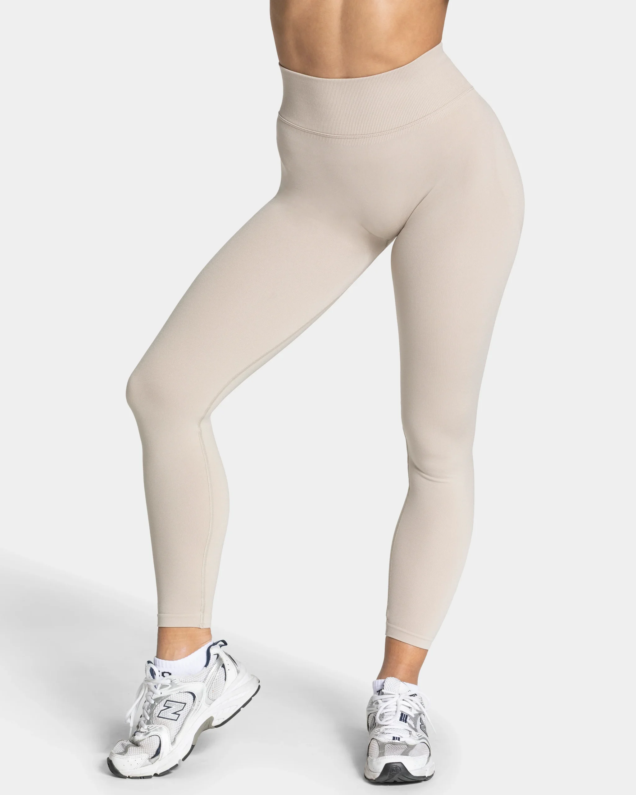 Femme Sculpt Scrunch Leggings "Cream" – Image 2