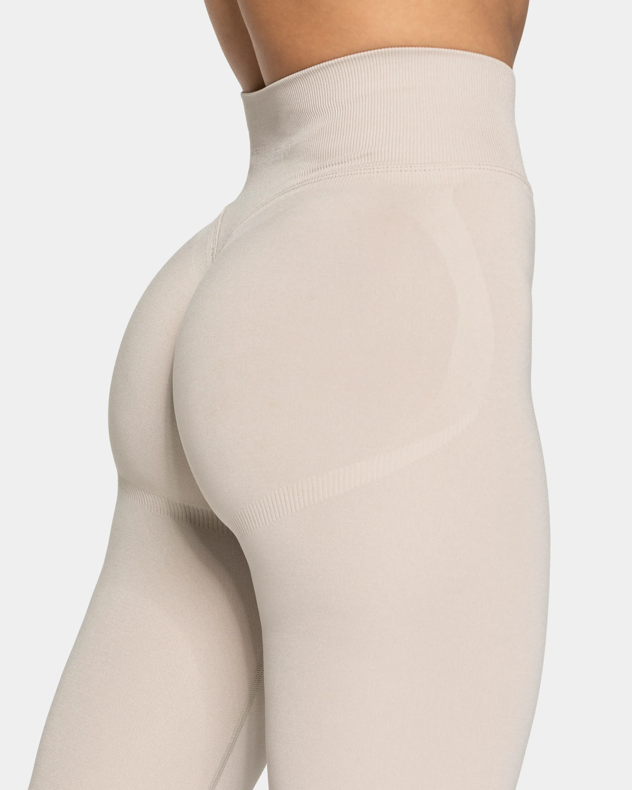 Femme Sculpt Scrunch Leggings "Cream" – Image 5