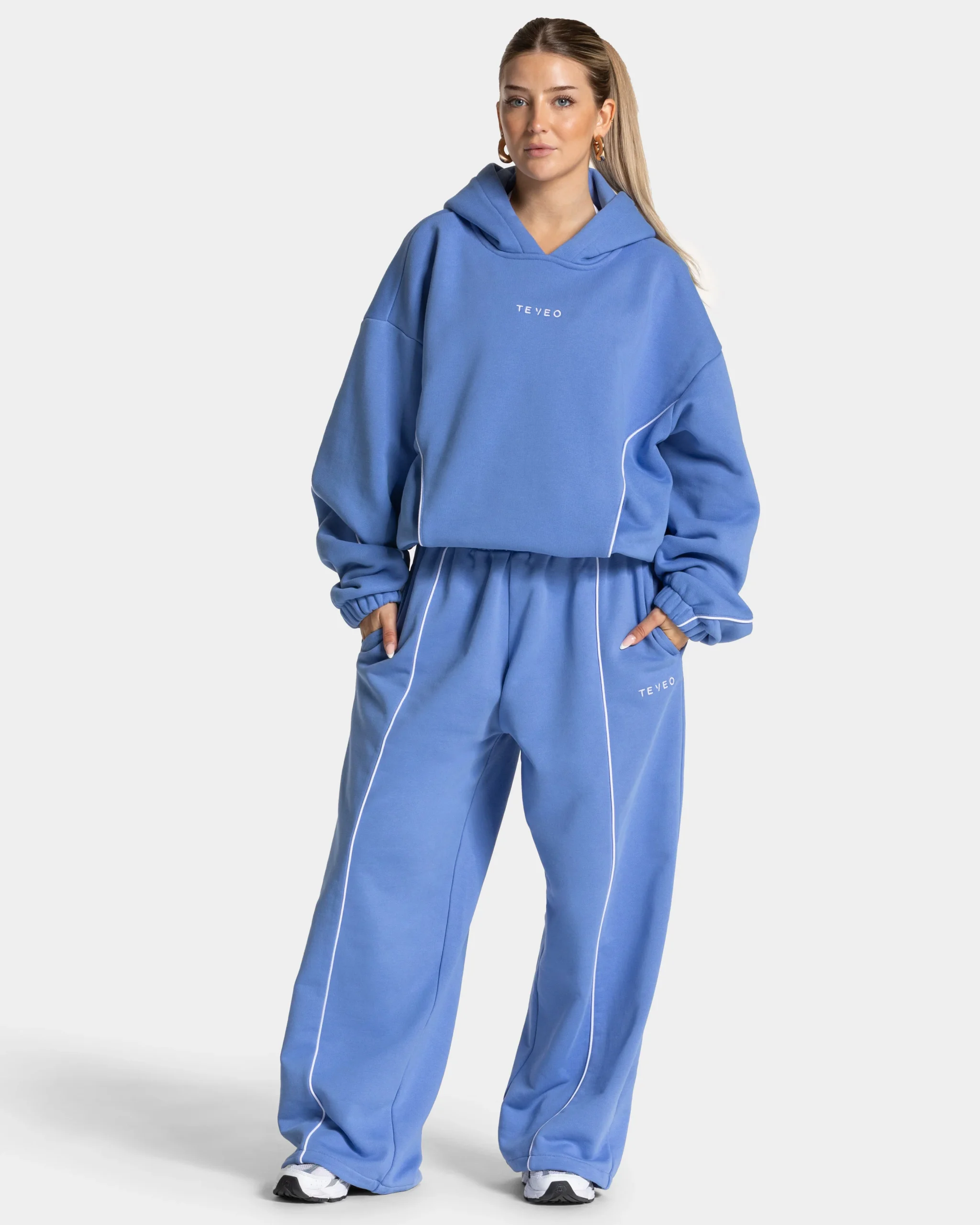 Contrastline Hooded Sweater "Azure" – Image 4