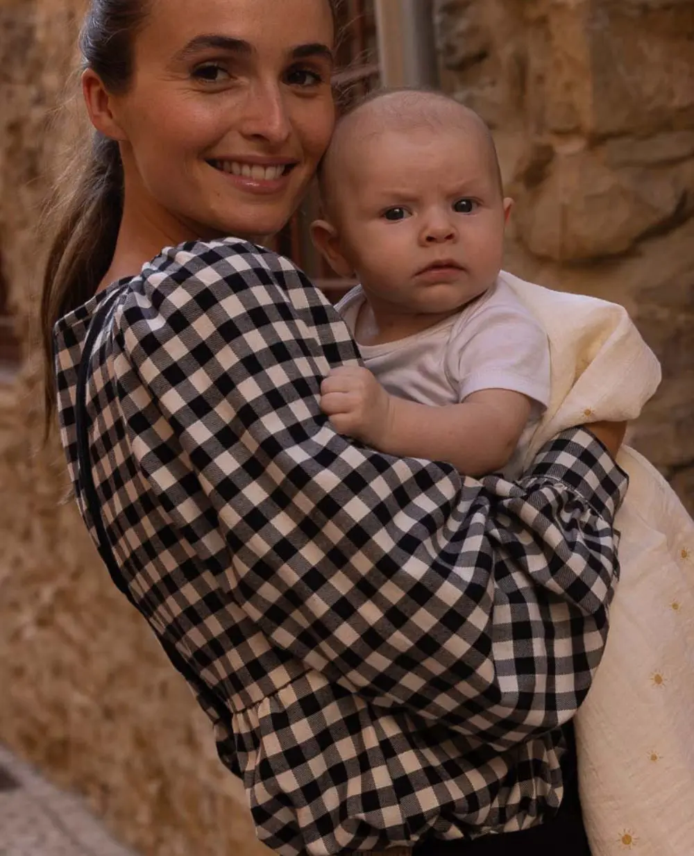 Blouse de grossesse et d’allaitement Eléonore - Noir / Blanc – Image 8