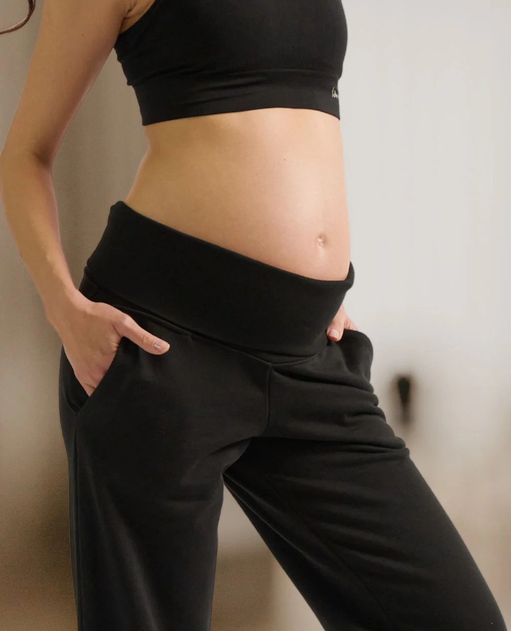 Jogger de sport et de grossesse Woma - Noir – Image 9