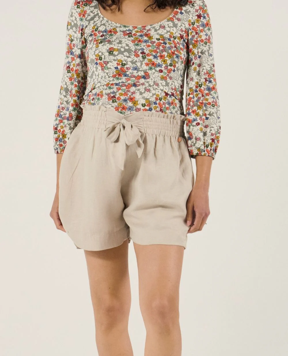 Short de maternité Nubie - Beige – Image 2