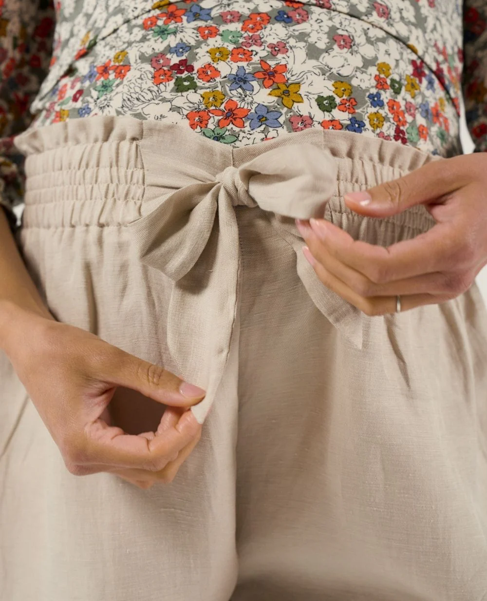 Short de maternité Nubie - Beige – Image 6